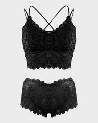 Conjunto Romántico de Bralette y Panty de Encaje