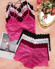 Conjunto Romántico de Bralette y Panty de Encaje