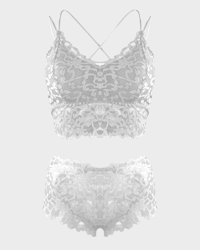 Conjunto Romántico de Bralette y Panty de Encaje